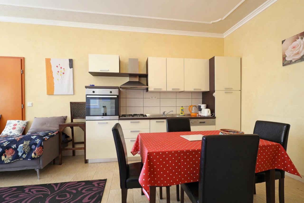 Family Friendly Seaside Apartments Brodarica, Sibenik - 15270 Exterior photo